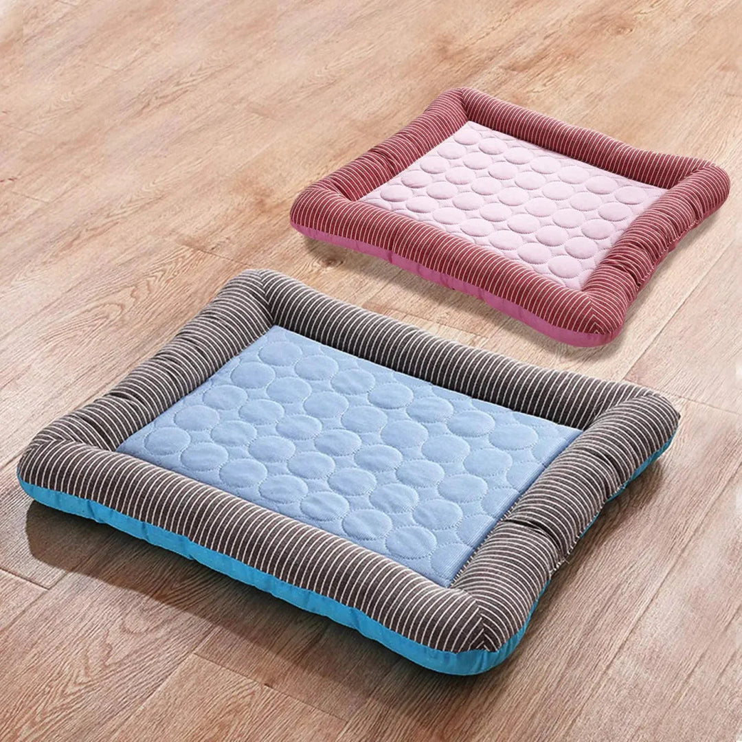 Cooling mat for pets with raised padded edge | Stornfield