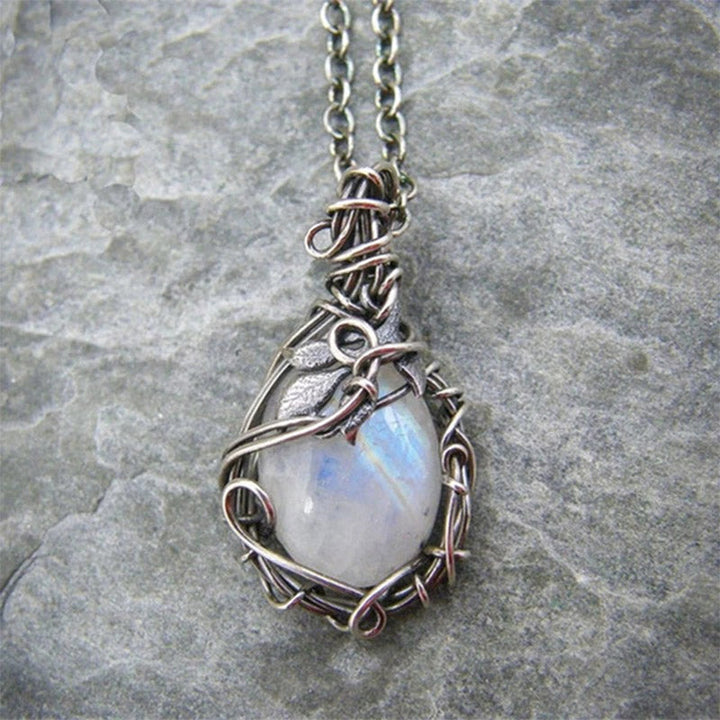 Stornfield | Retro Moonstone Necklace - Selene