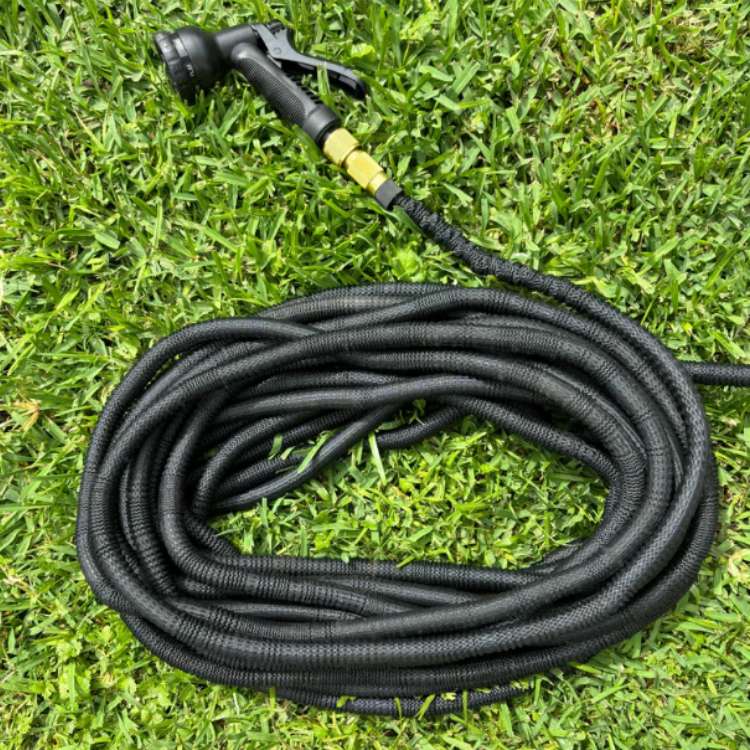 AquaGlide Expandable Garden Hose — Finally watering effortlessly without knots and stress | Stornfield