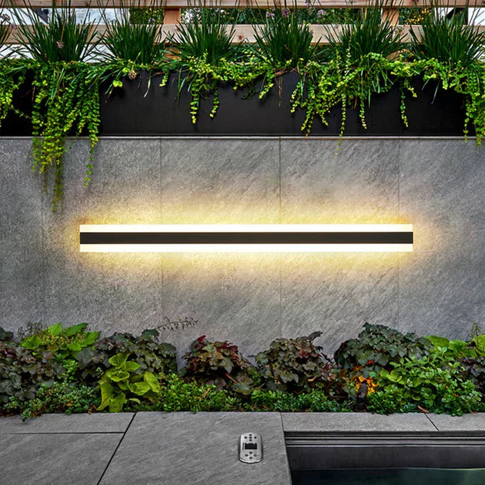 RainGuard Light - Sustainable Weather-Resistant Wall Lamp | Stornfield