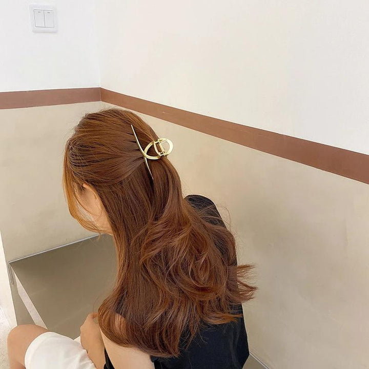 Metal Hairpin Simple Hairstyle | Stornfield