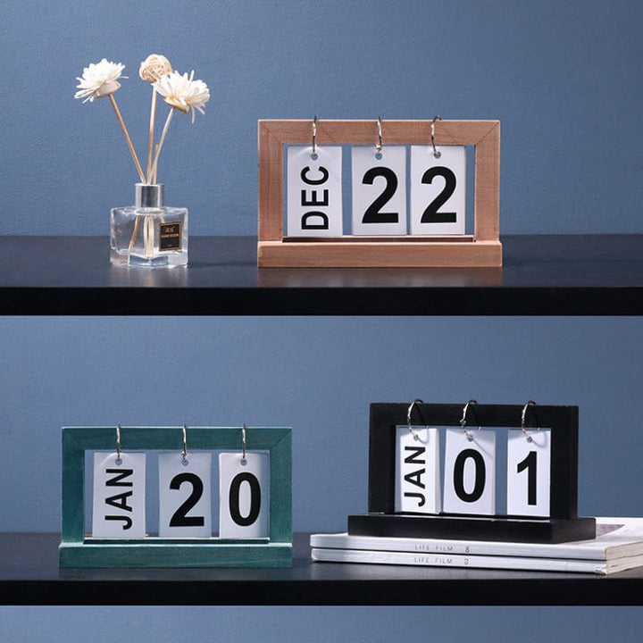 Dutch teak wood desk calendar | Stornfield