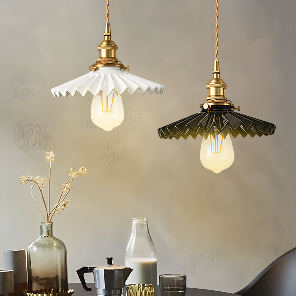 Vintage ceramic pendant lamp with pleated design – brass LED pendant light for dining room and living room | Stornfield