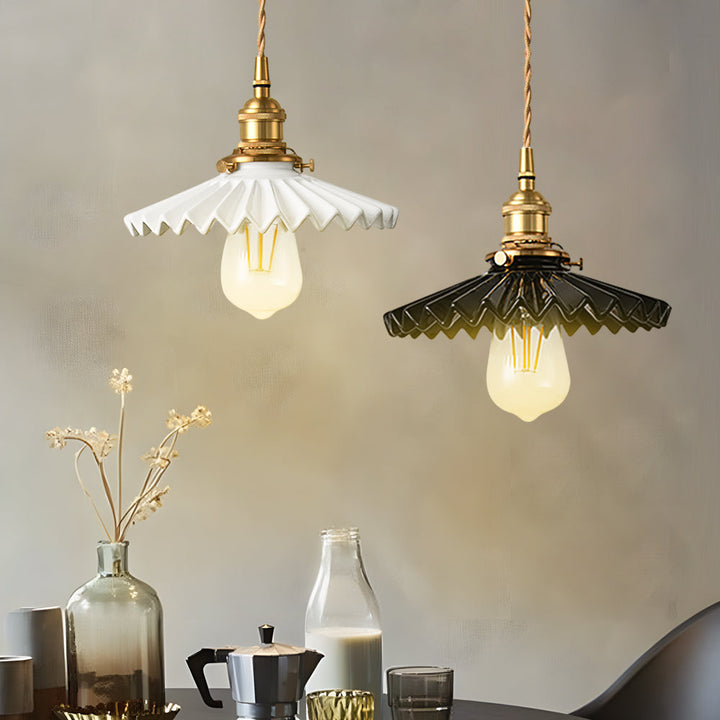 Vintage ceramic pendant lamp with pleated design – brass LED pendant light for dining room and living room | Stornfield