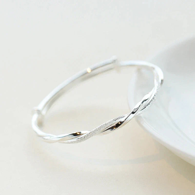 Elegant Twisted Silver Bracelet Stornfield
