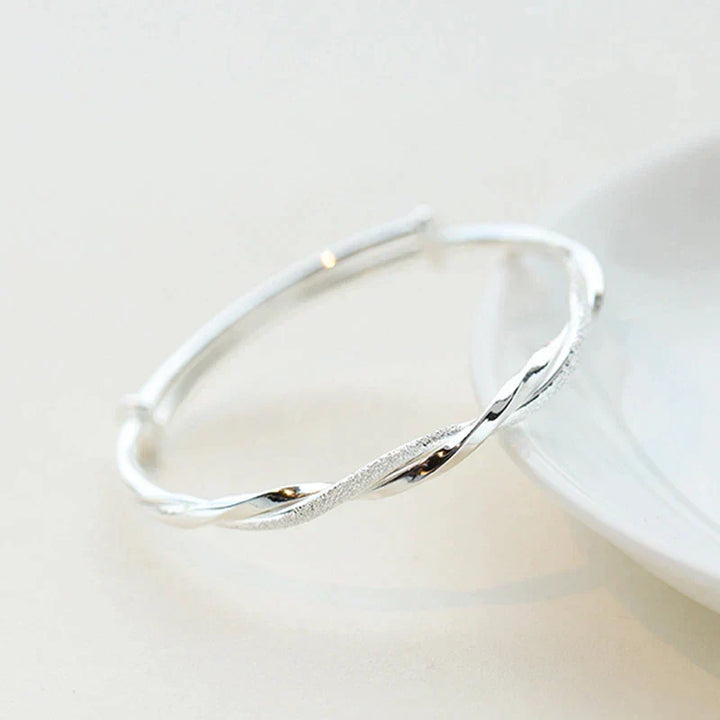 Elegant Twisted Silver Bracelet Stornfield