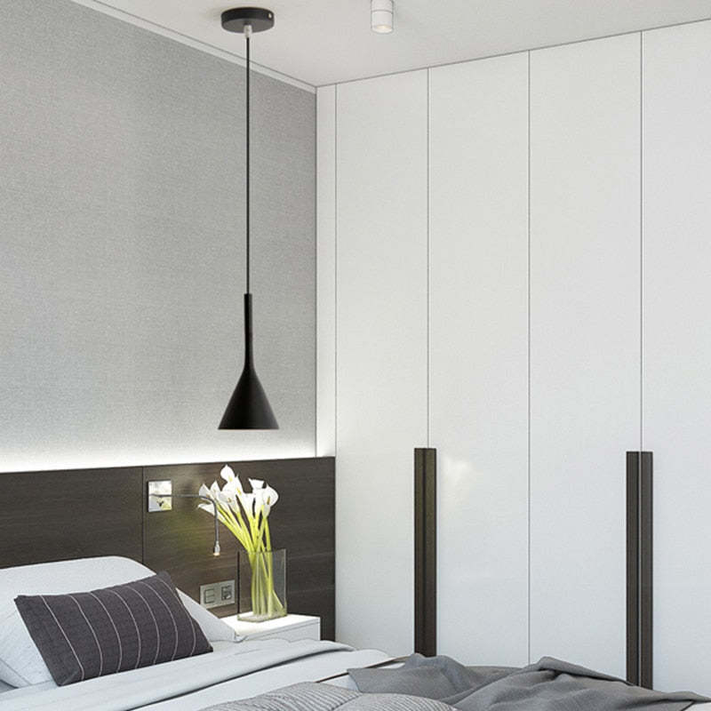 Modern Triangle Pendant Lamp - Trionda | Stornfield