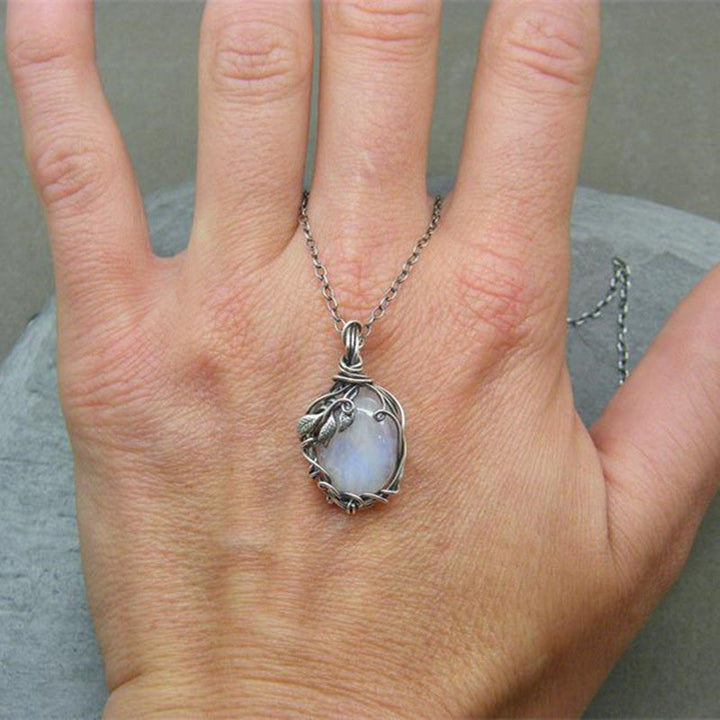 Stornfield | Retro Moonstone Necklace - Selene