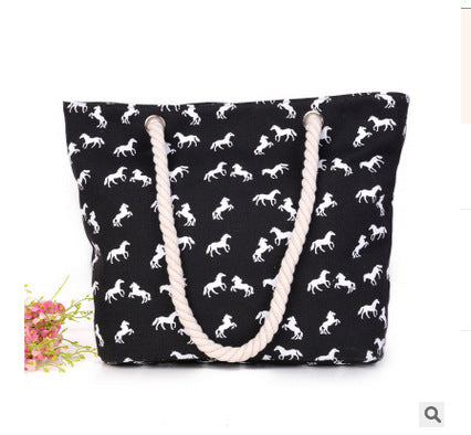 Fashionable beach bag with ethnic pattern Stornfield