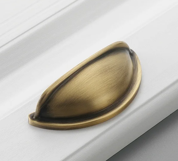 Bronvella ArcRetro Furniture Handle in Antique Copper Stornfield