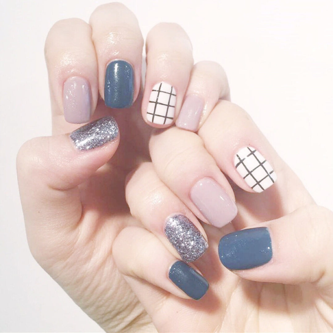Nail art design with glamorous accents Stornfield