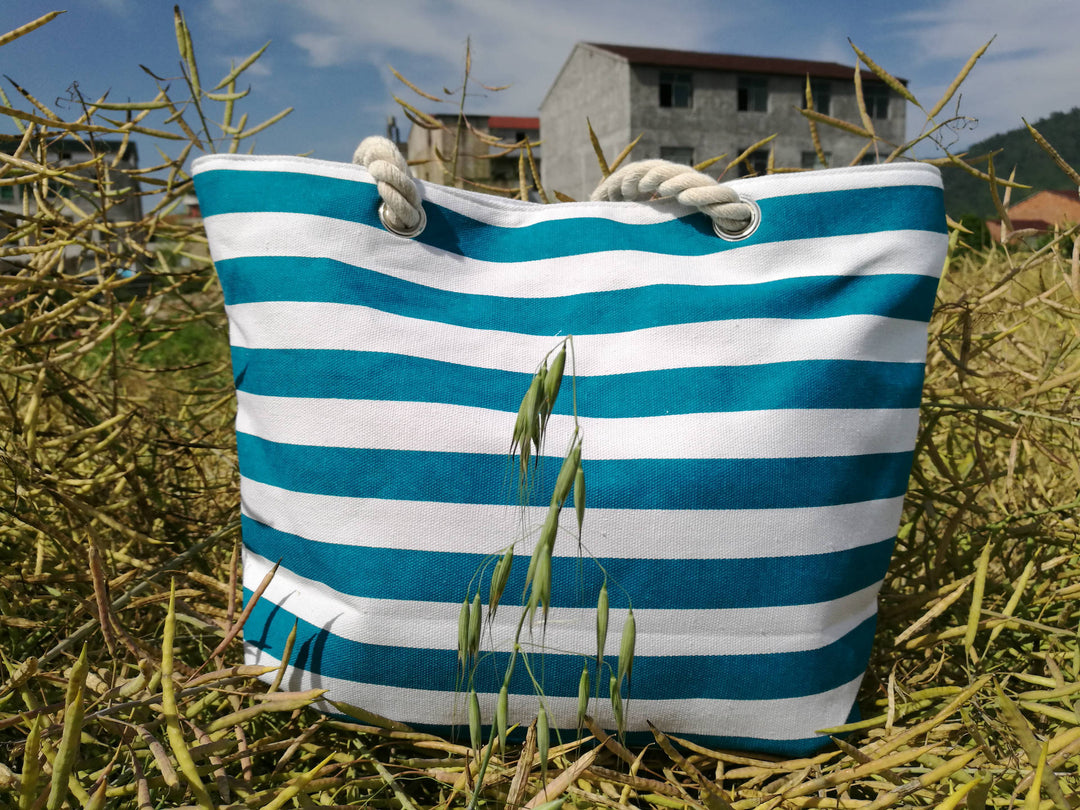 Durable beach bag with sturdy rope handles Stornfield