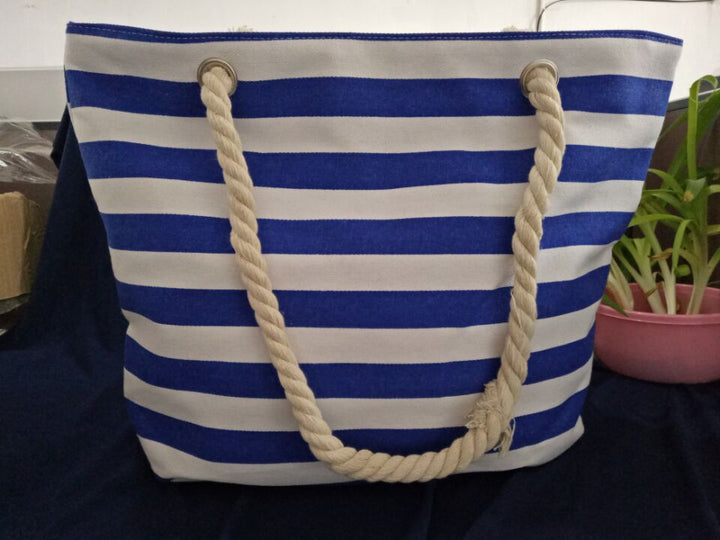 Durable beach bag with sturdy rope handles Stornfield