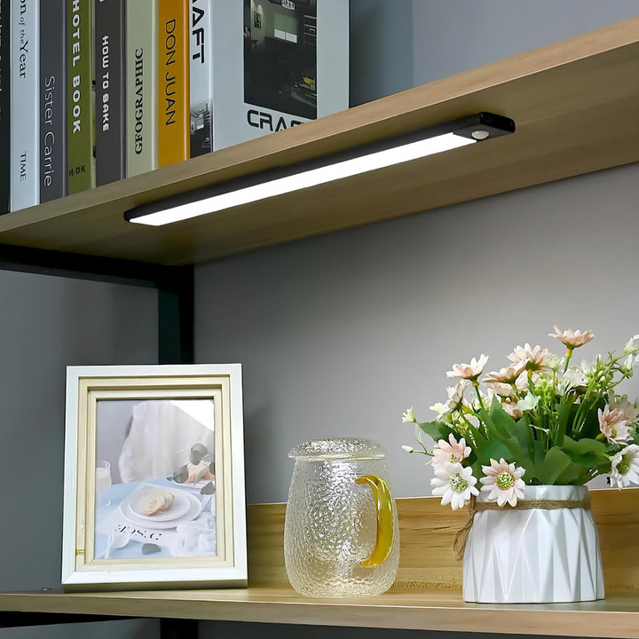 Modern Wall Lamp | Elegant, wireless and functional | Stornfield