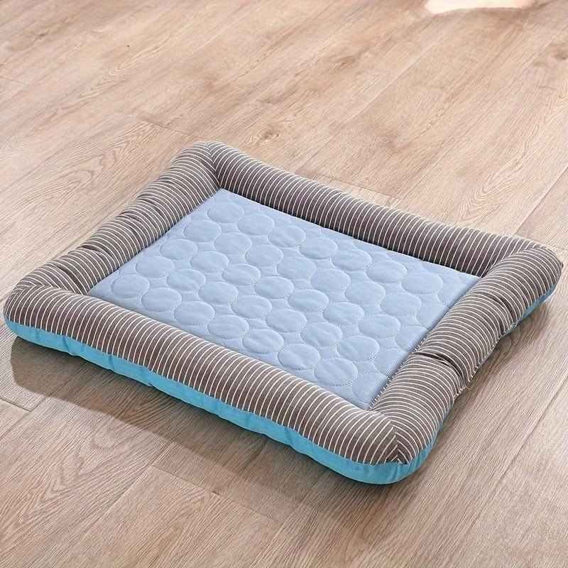 Cooling mat for pets with raised padded edge | Stornfield