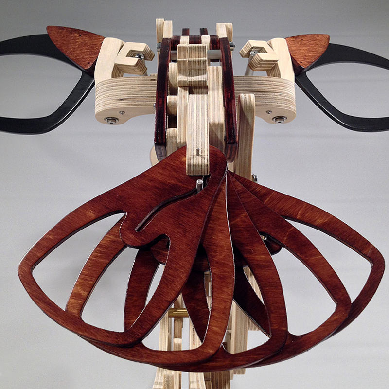 Kinetic Hummingbird Sculpture made of Wood | Stornfield
