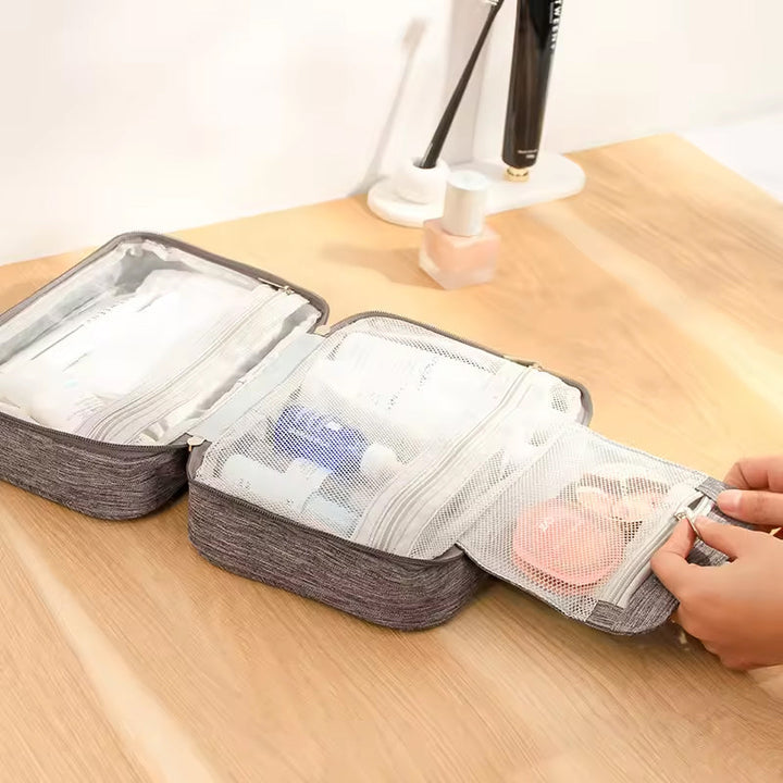 Water-repellent make-up bag with hanging hook | Stornfield