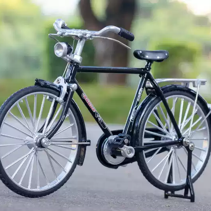Retro Bicycle Model Ornament | Stornfield