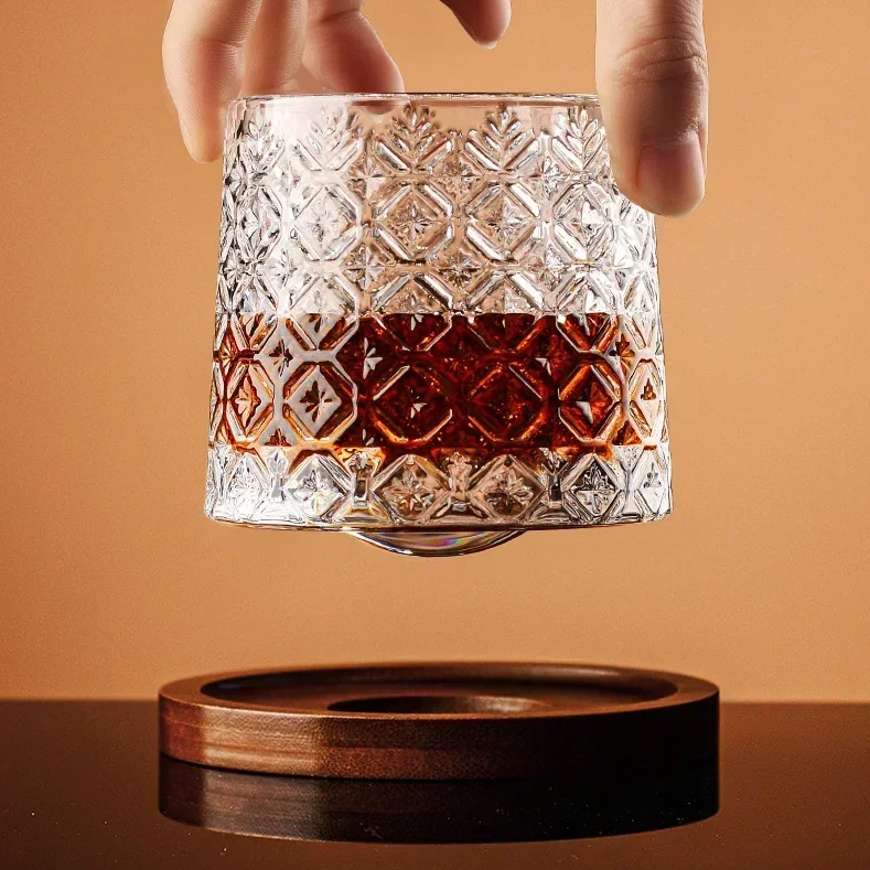 WhiskeySpin - Stornfield Premium Rotating Whiskey Glass