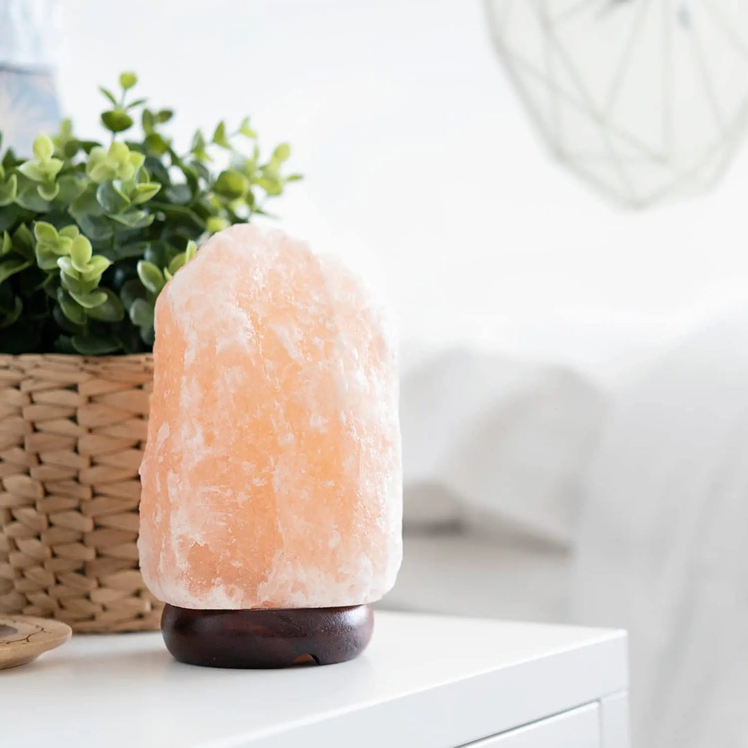 Himalayan salt lamp made of natural salt – Calming light for well-being and relaxation | Stornfield