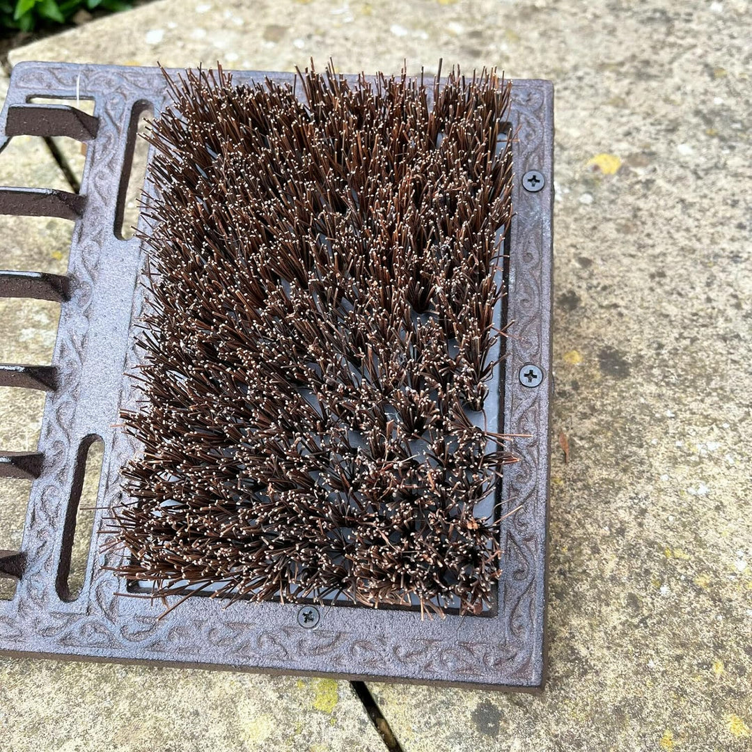 Stornfield | Cast iron footrests, scraper, and grate