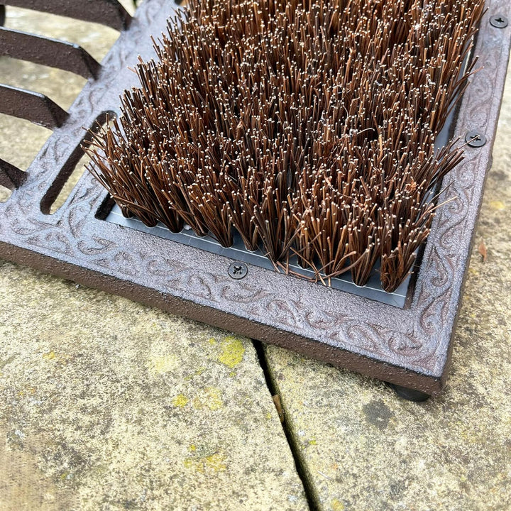 Stornfield | Cast iron footrests, scraper, and grate