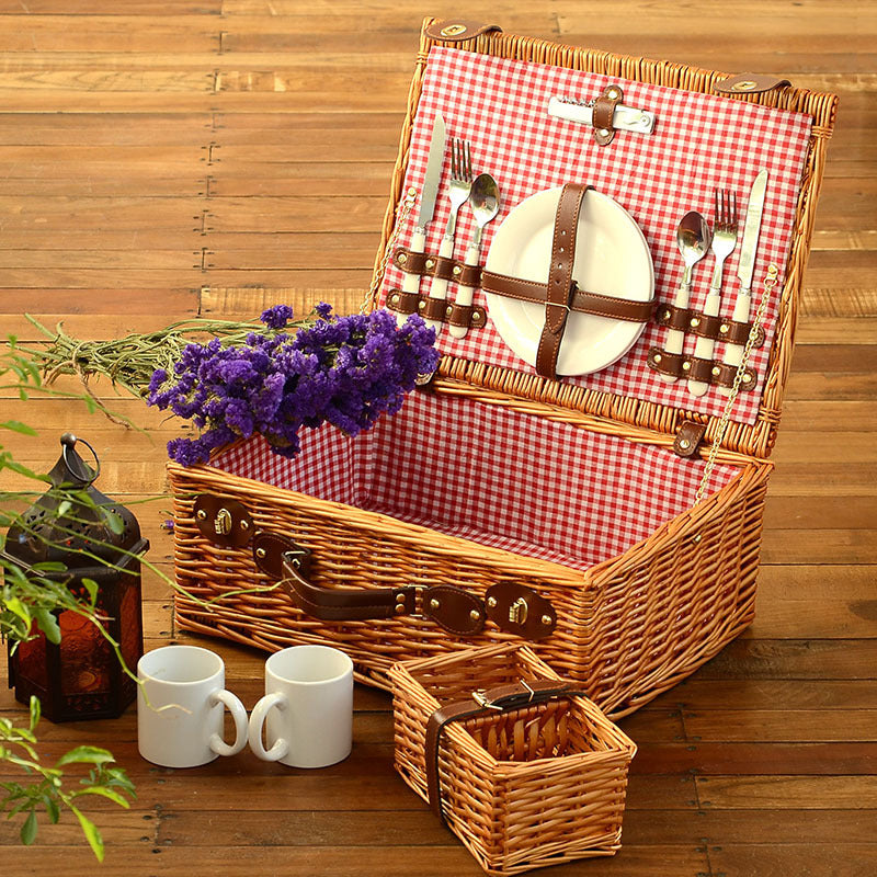 Women's picnic basket with integrated dish set and stylish floral lining Stornfield