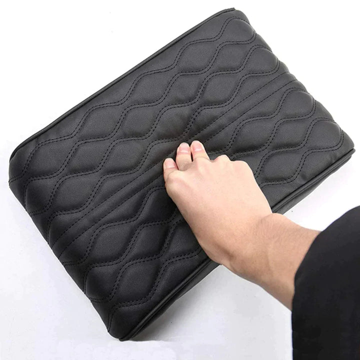 Stornfield | Armrest cushion in leather (Universal style)