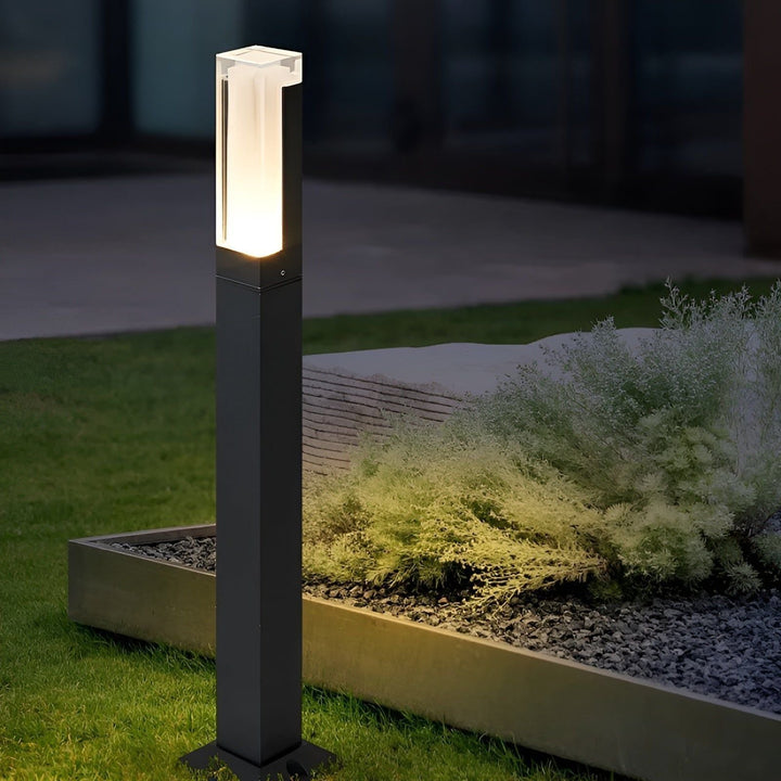 LuxeGarden Glow - Modern LED Landscape Garden Lighting | Stornfield