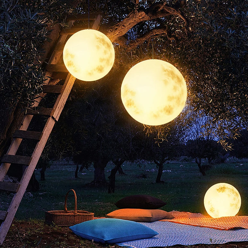 Stornfield | Moon-shaped garden lamp