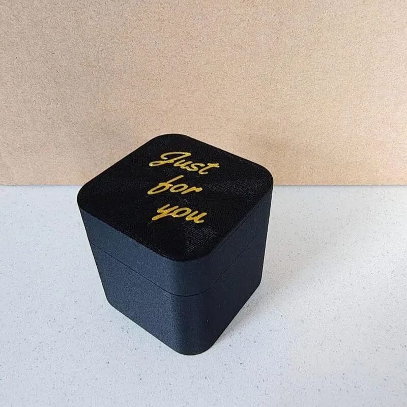 Middle finger in a box | Stornfield