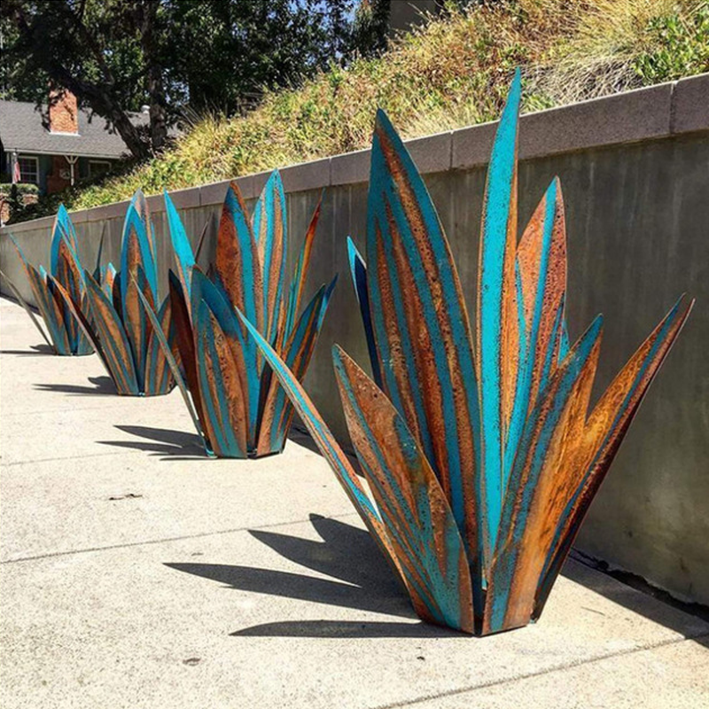 Stornfield | Waterproof Solar Agave Garden Light as a Decoration