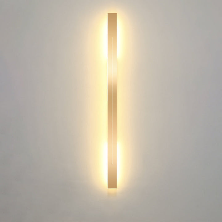 Modern LED Wall Lamp - LumièreGold | Stornfield