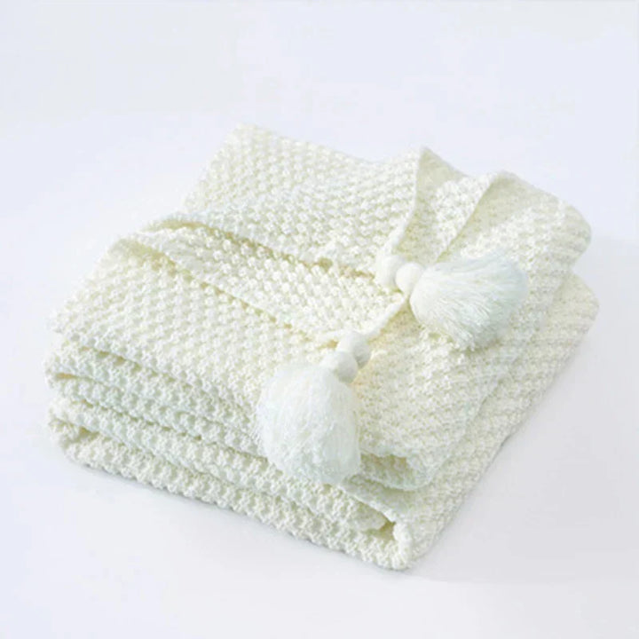 Stornfield | Knitted Wool Blanket with Fringes - NordicCozy