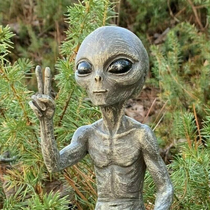 Alien Garden Statue | Stornfield