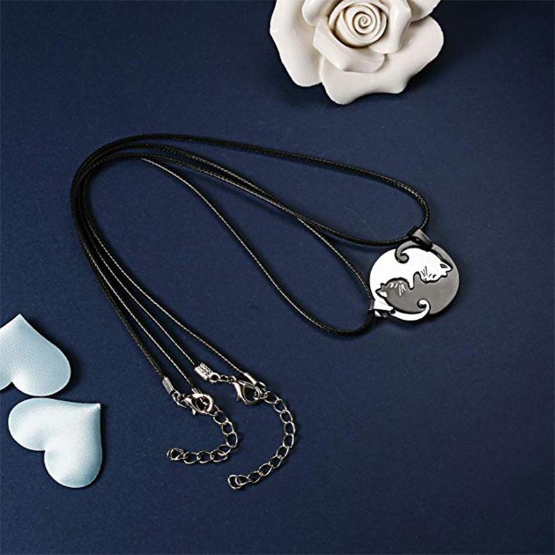 Yin ＆ Yang Cat Design Necklace | Stornfield