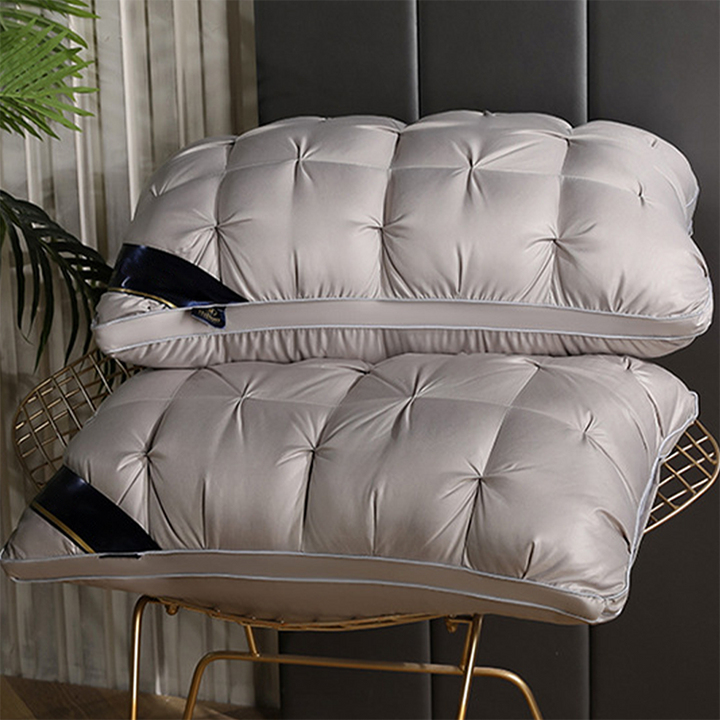 Ergonomic neck pillow with 3D quilting | Stornfield