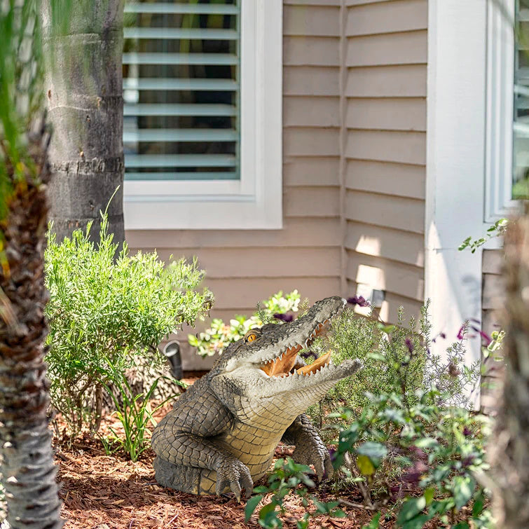 Stornfield | Garden Swamp Gator Statue