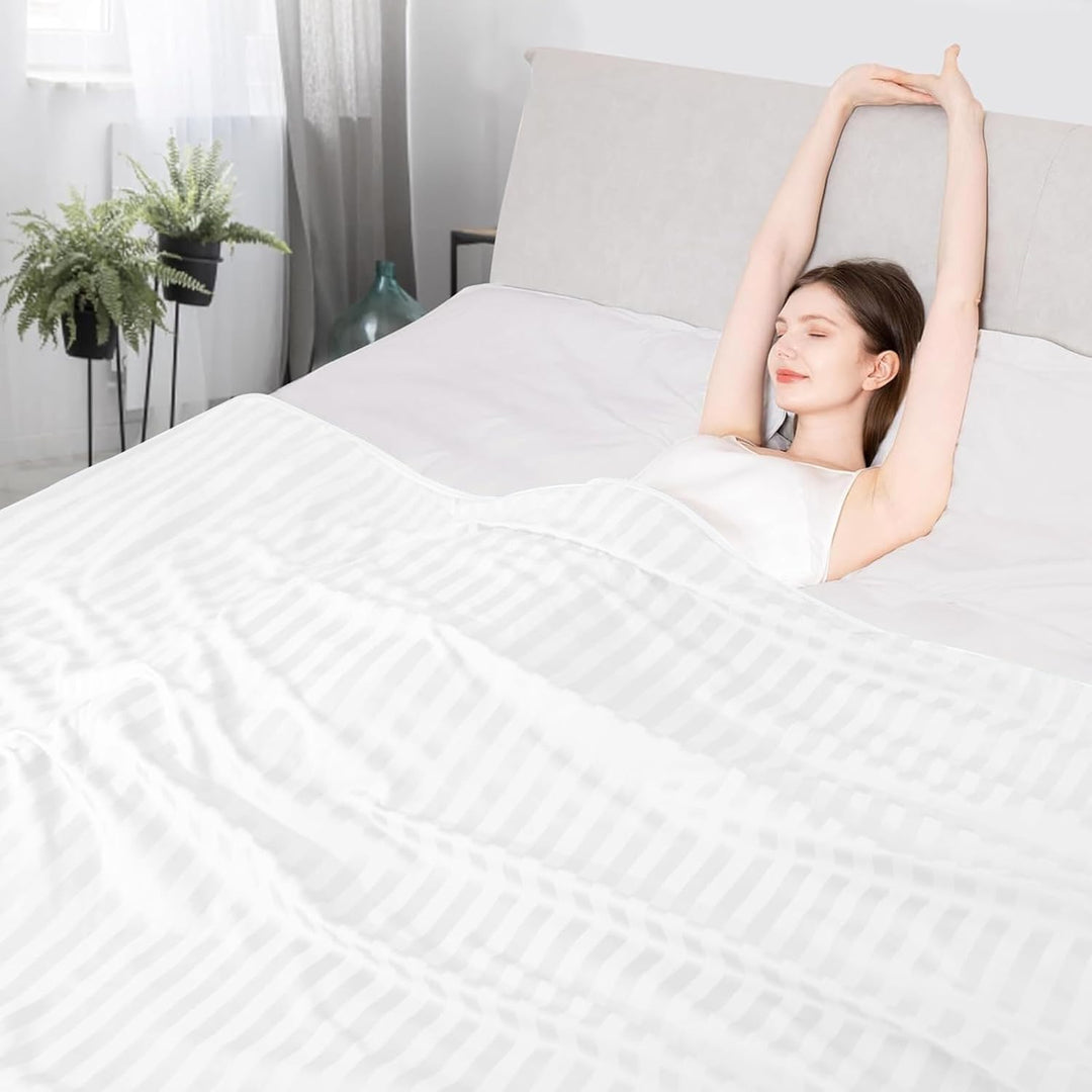 3.0 Cooling Fabric Q-max > 0.5 Ultra-Soft White Striped Blanket of White | Stornfield