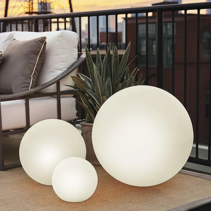 Multicolored LED sphere garden lamp with remote control | Stornfield