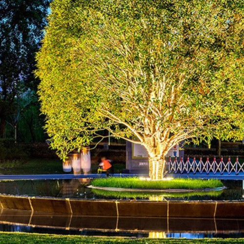 Elegant outdoor spotlights for charming evenings | Stornfield