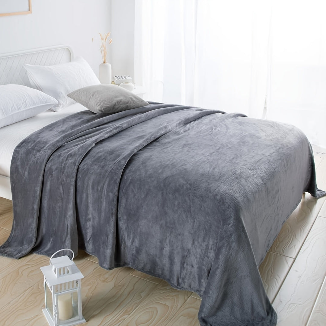 Luxurious flannel blanket for cozy home & travel | Stornfield