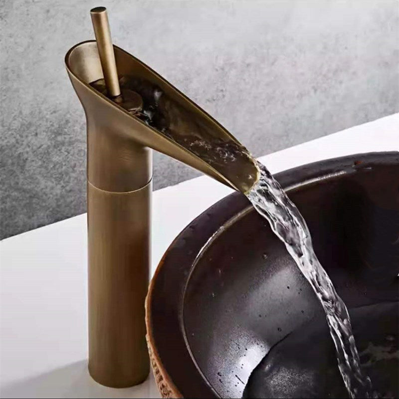 Stornfield | Round Single-Handle Country-Style Lavatory Faucet
