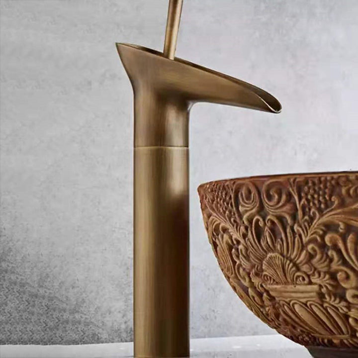 Stornfield | Round Single-Handle Country-Style Lavatory Faucet