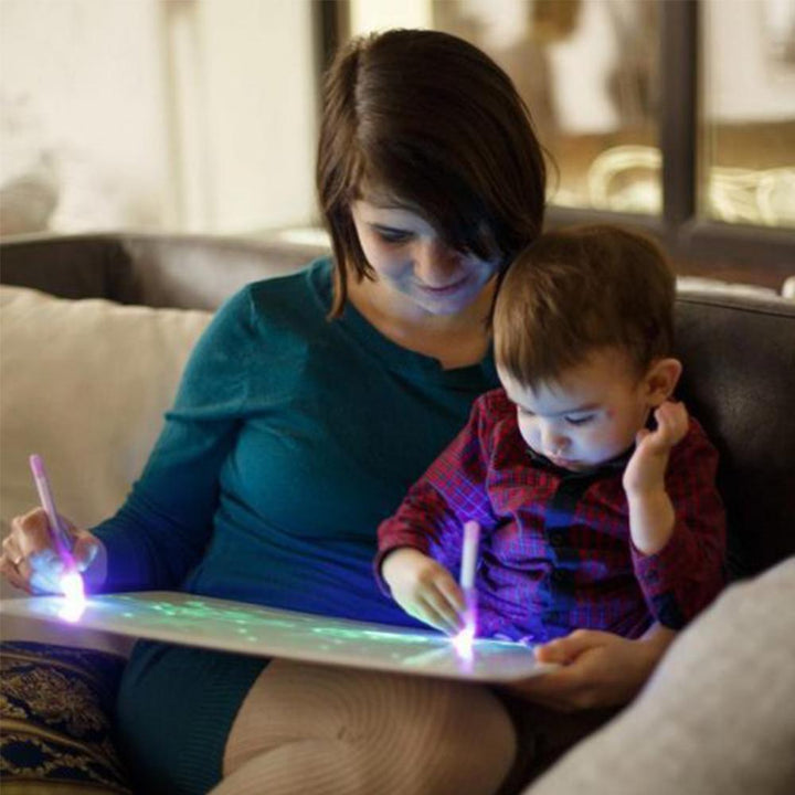 Interesting Drawing Tablet with Light in the Dark | Stornfield
