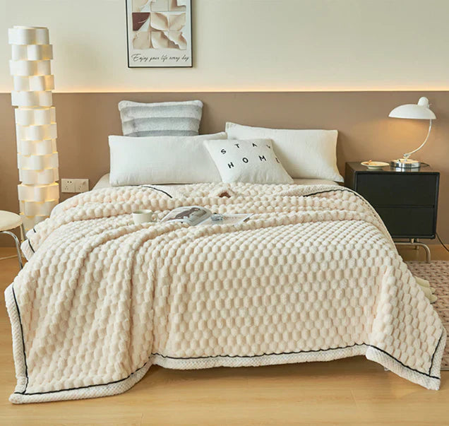 Ultra-soft cuddle blanket for ultimate comfort | Stornfield