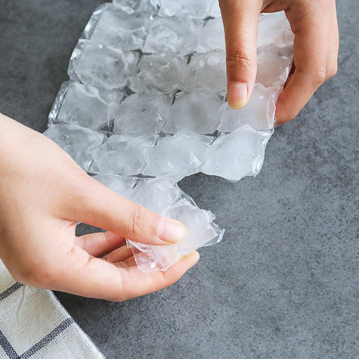 Self-sealing Ice Cube Tray Bag | Stornfield