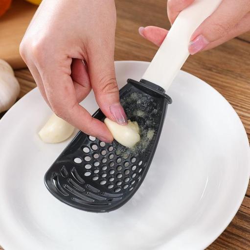 Creative Grated Ginger Garlic Multifunctional Spoon | Stornfield