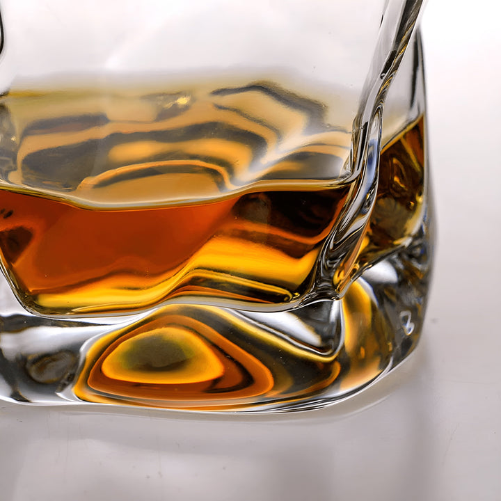 Whiskey glass in Edo Kiriko style – Handcut with unique crumple design | Stornfield