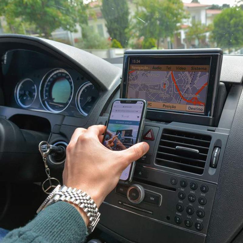 Stornfield | Magnetic Car Air Vent Phone Holder